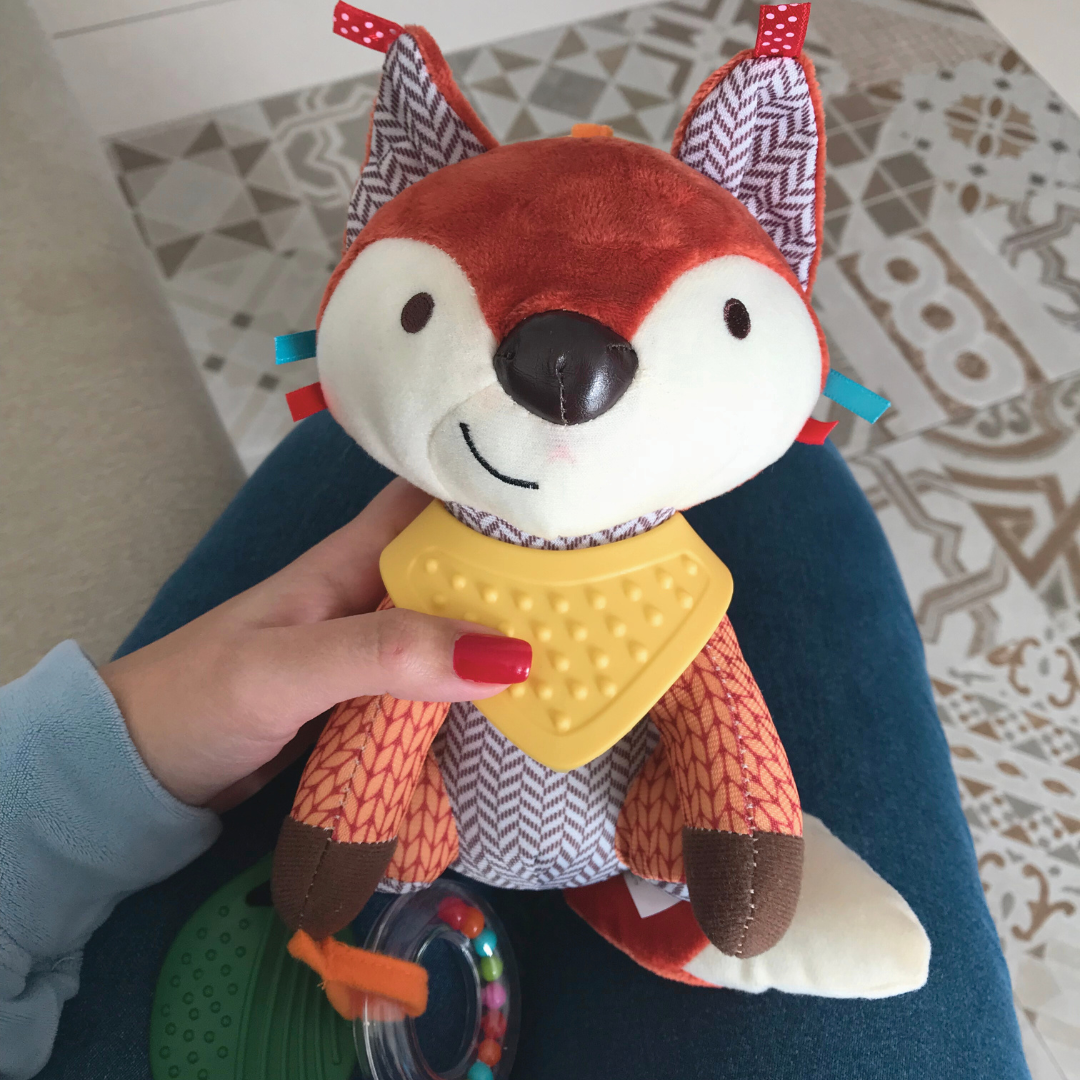 Pelúcia com Chocalho e Mordedor - Peluzoou