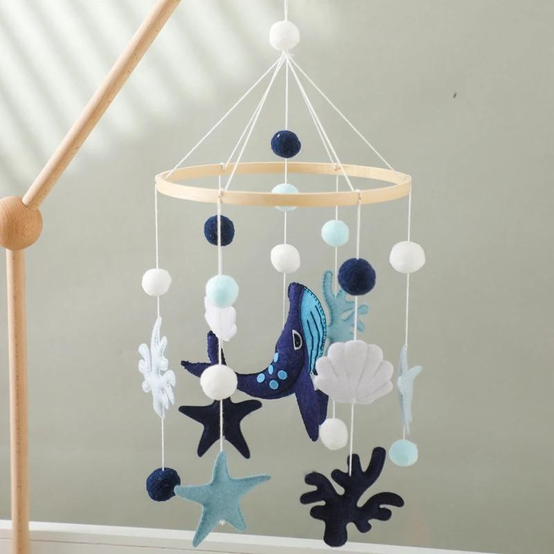 Móbile para Berço Baleia Azul - Decoração para Quarto Bebê de  Madeira | Bebê Colorido