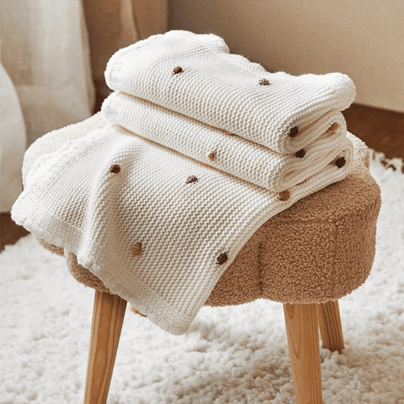Cobertor de Crochê para Bebê - Mantinha Bolinhas Branco | Bebê Colorido