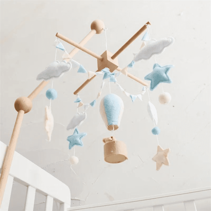 Móbile para Berço Passeio de Balão Azul - Decoração de Quarto Menino Madeira | Bebê Colorido