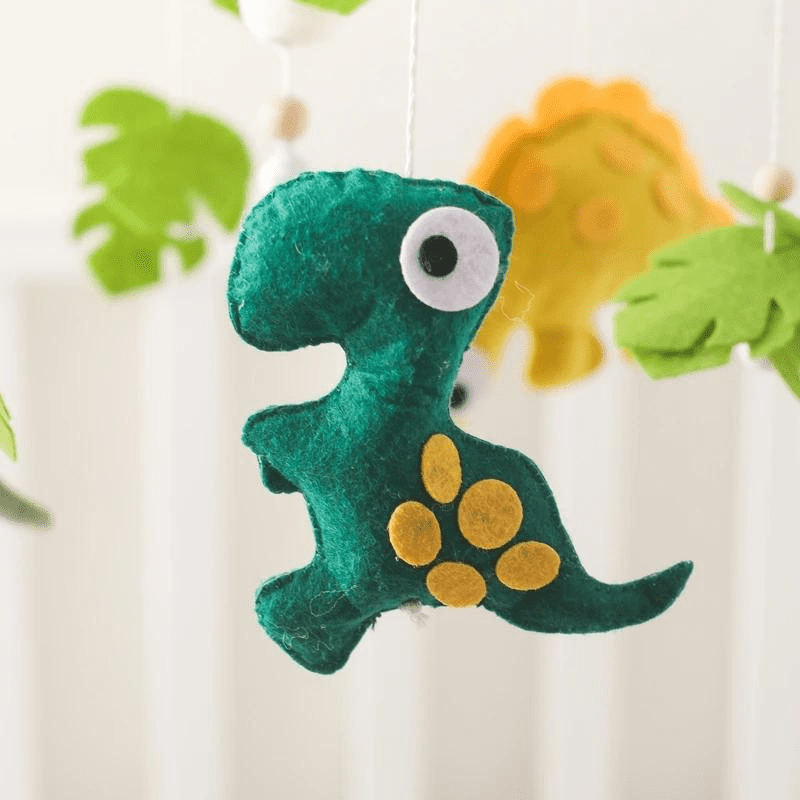 Móbile para Berço Dinossauro - Decoração de Quarto Menino Madeira | Bebê Colorido