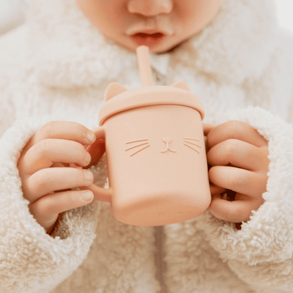 Copo Infantil de Treinamento em Silicone - com Alça e Tampa Gatinho | Bebê Colorido